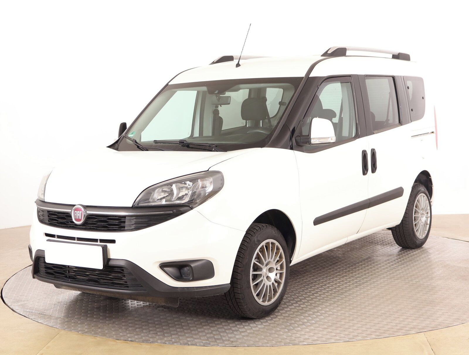 Fiat Dobló, 1.4 T-Jet, 7Míst, ČR, DPH - fotka 2