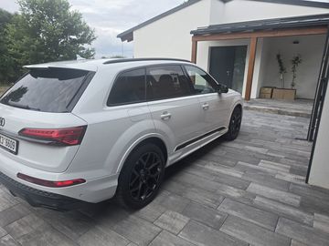 Audi Q7 50 TDI quattro S line