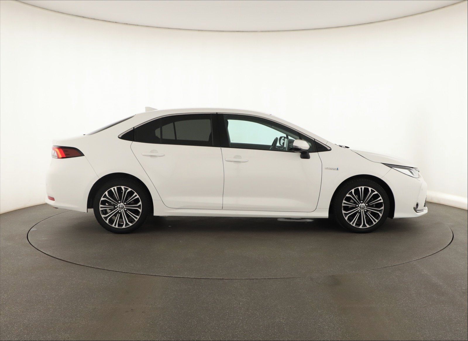 Toyota Corolla, 1.8 Hybrid, Comfort, Automat - fotka 6