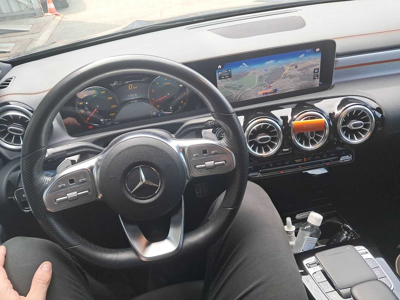 Mercedes-Benz CLA, 220 4MATIC, AMG Paket, 4X4 - fotka 3