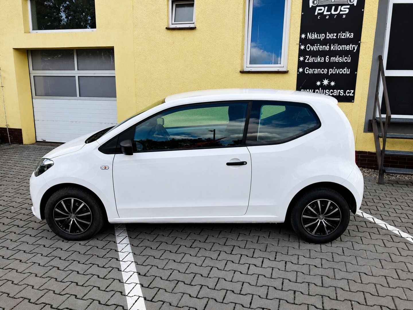 Volkswagen Up!, 1,0MPi (44kW)*KLIMATIZACE* - fotka 6