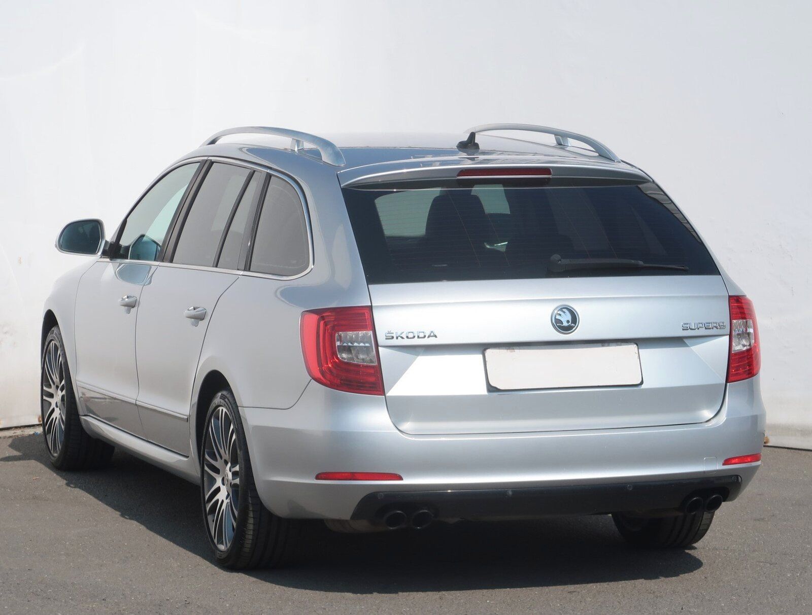 Škoda Superb, 3.6 FSI V6, Elegance, 4X4 - fotka 4
