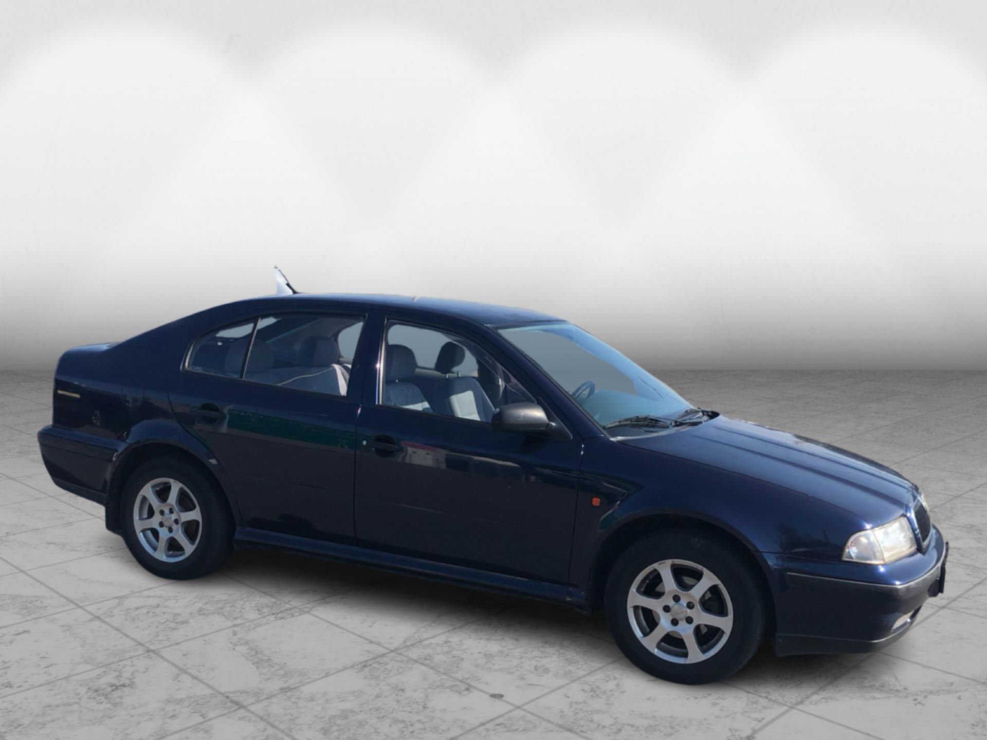 Škoda Octavia, 1.6 MPI - fotka 6
