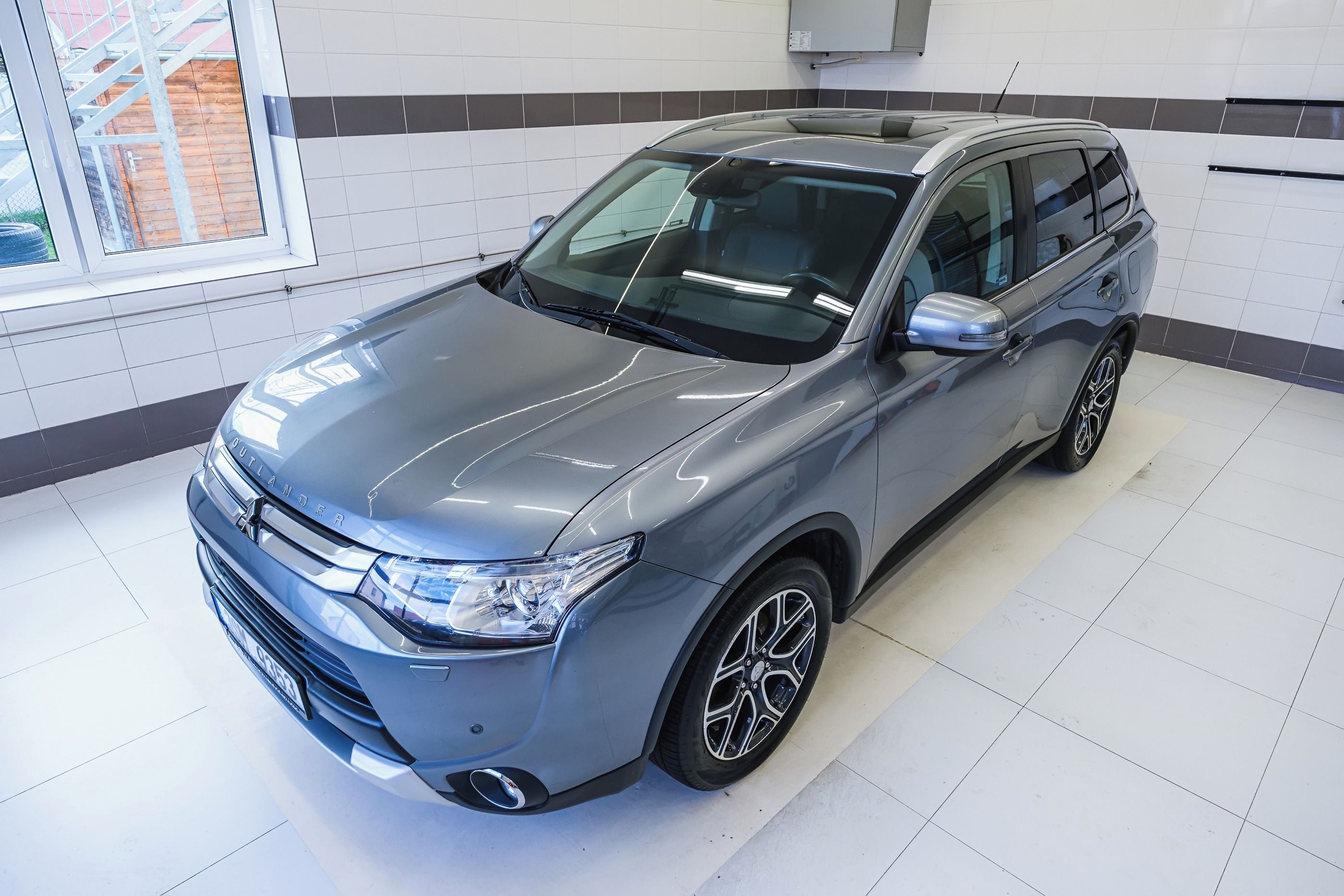 Mitsubishi Outlander, 2.2DI-D 110kW AT 4X4 7.MÍST - fotka 2