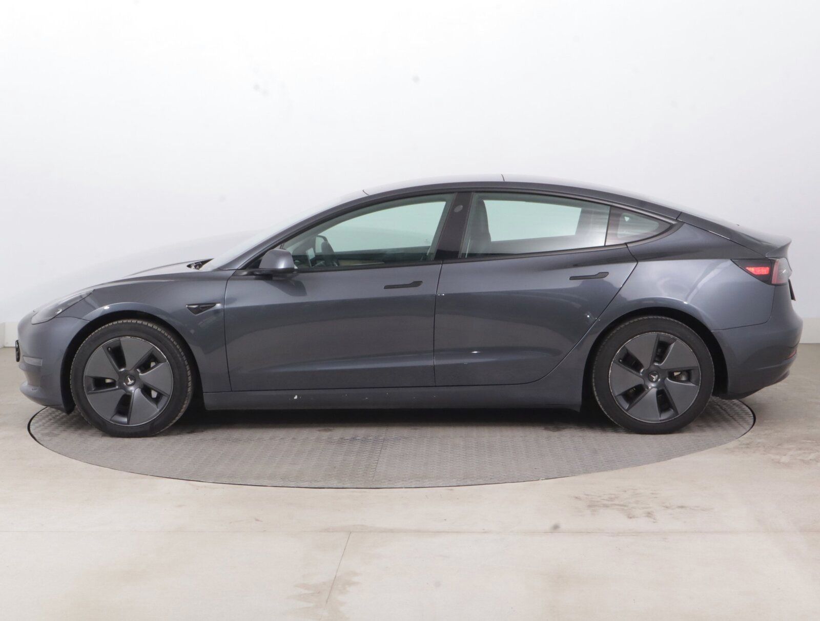 Tesla Model 3, Long Range 4WD 82kWh, SoH 82% - fotka 3
