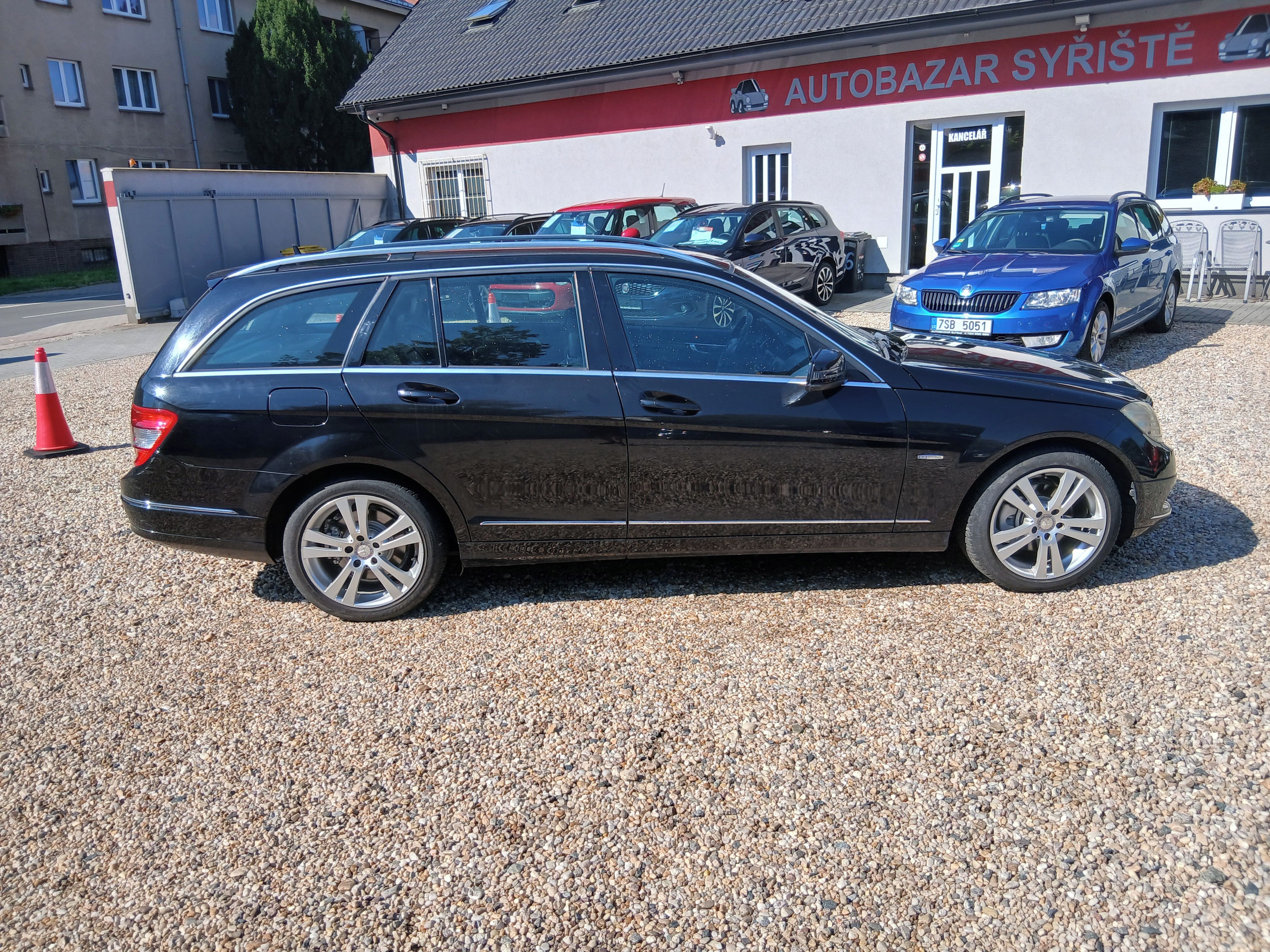Mercedes-Benz Třídy C, C 220 CDi 125KW Kombi - fotka 4