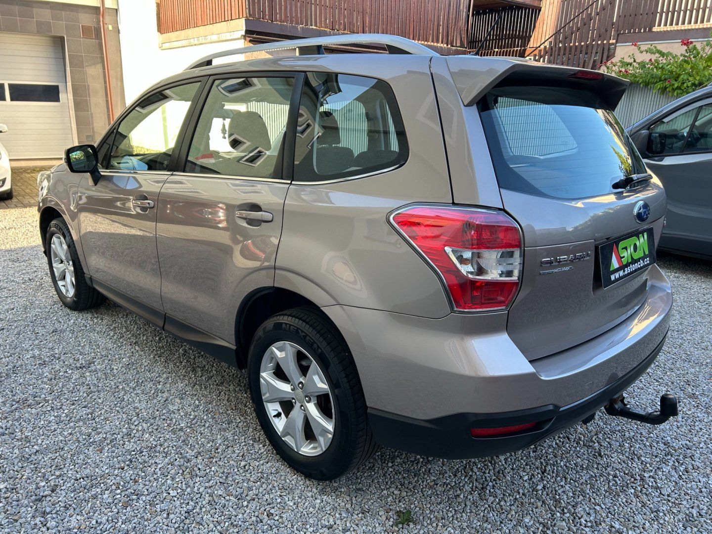 Subaru Forester, 2,0i 4WD, AT, serviska, 2xkola - fotka 4