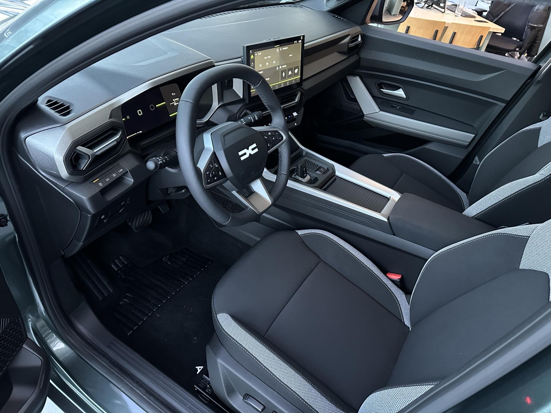 Dacia Bigster, Journey HYBRID 155 LETNÍ SLEVA - fotka 6