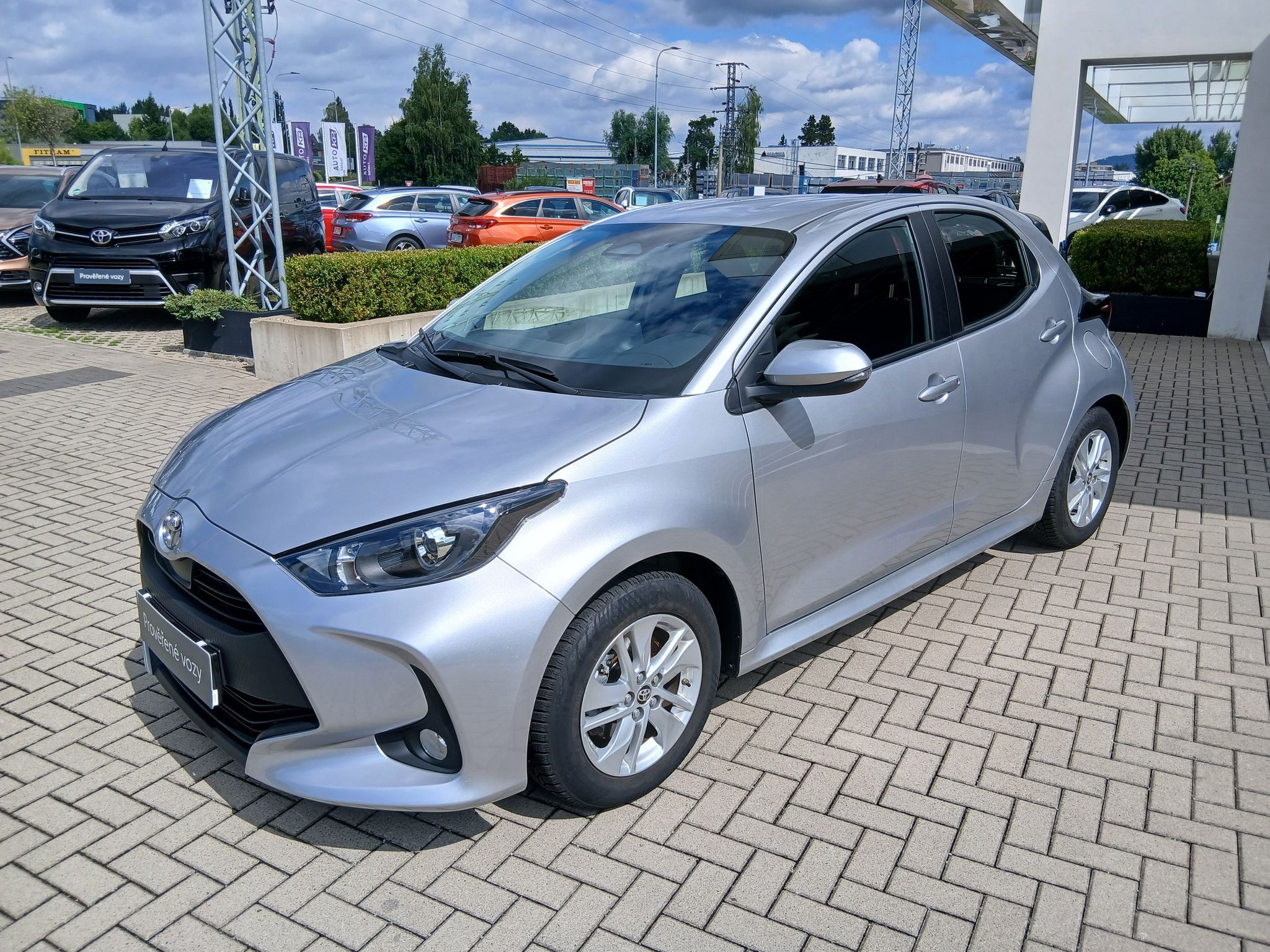 Toyota Yaris, 1.5 Hybrid e-CVT Comfort - fotka 2