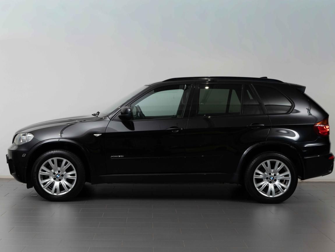 BMW X5, xDrive50i - fotka 3