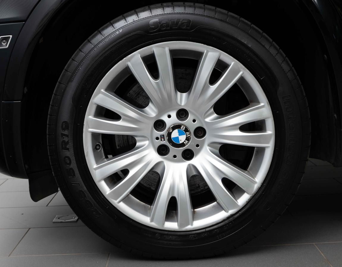 BMW X5, xDrive50i - fotka 6