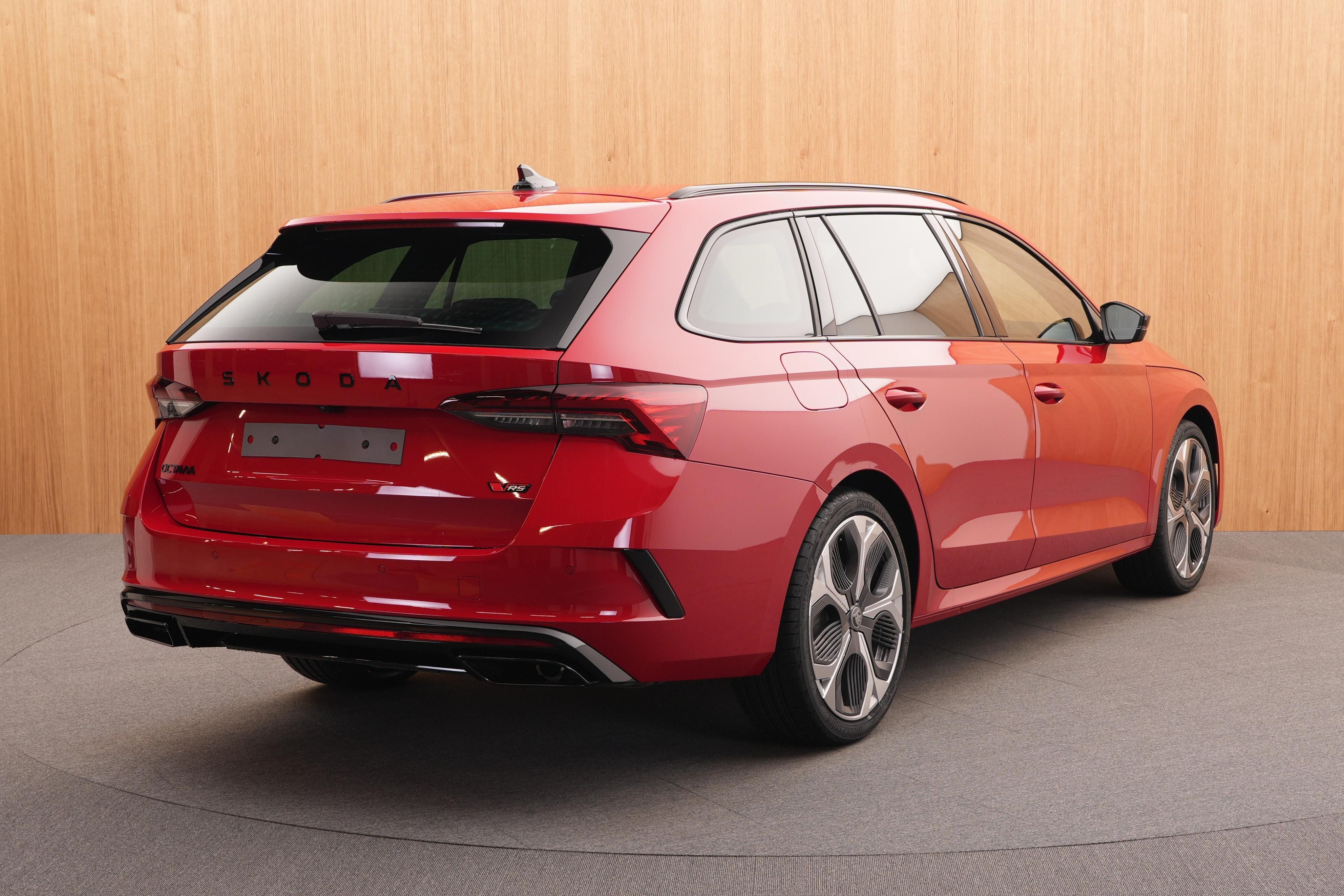 Škoda Octavia, RS 2.0 TSI DSG - fotka 4