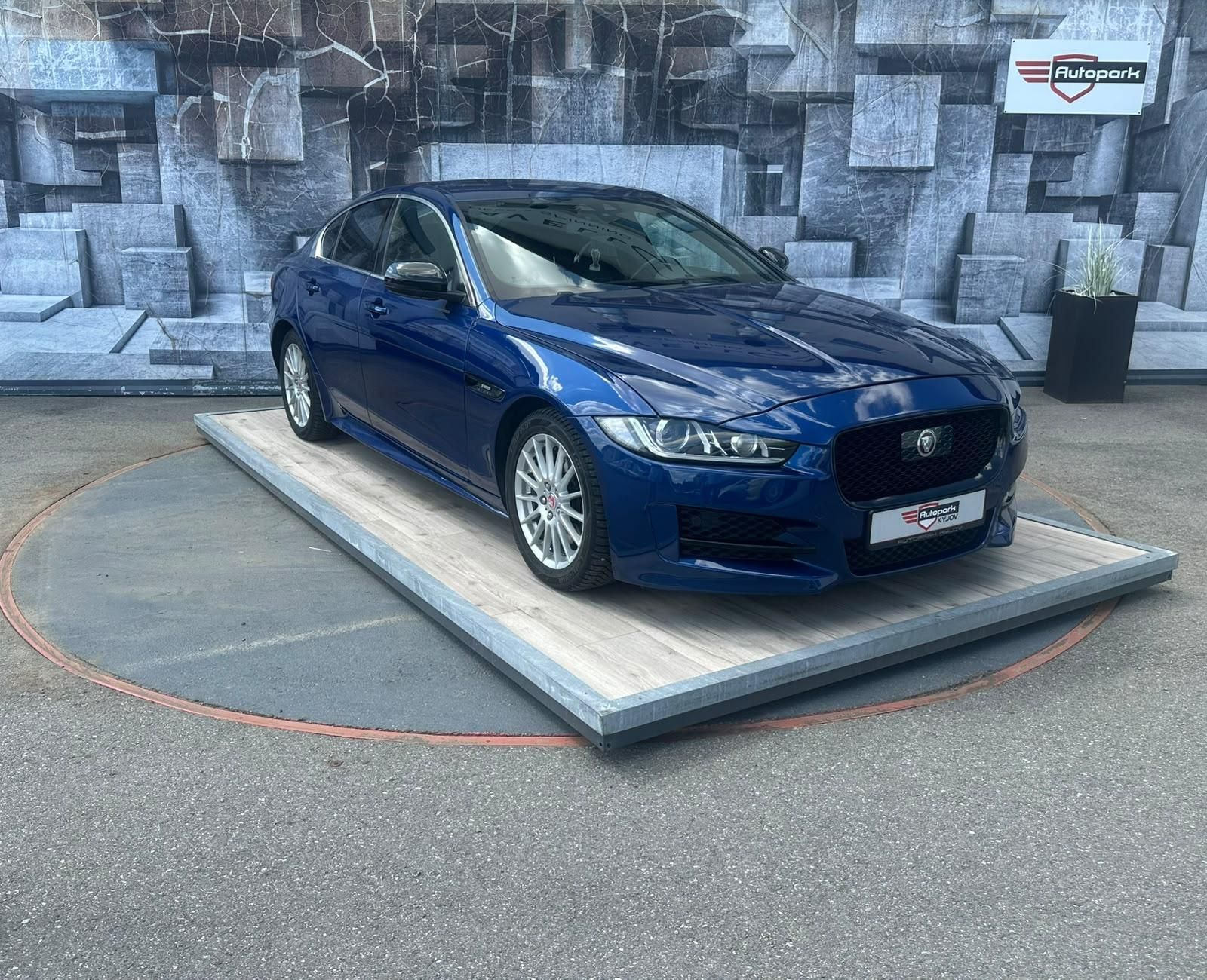 Jaguar XE, 2.0D, 120KW, R SPORT