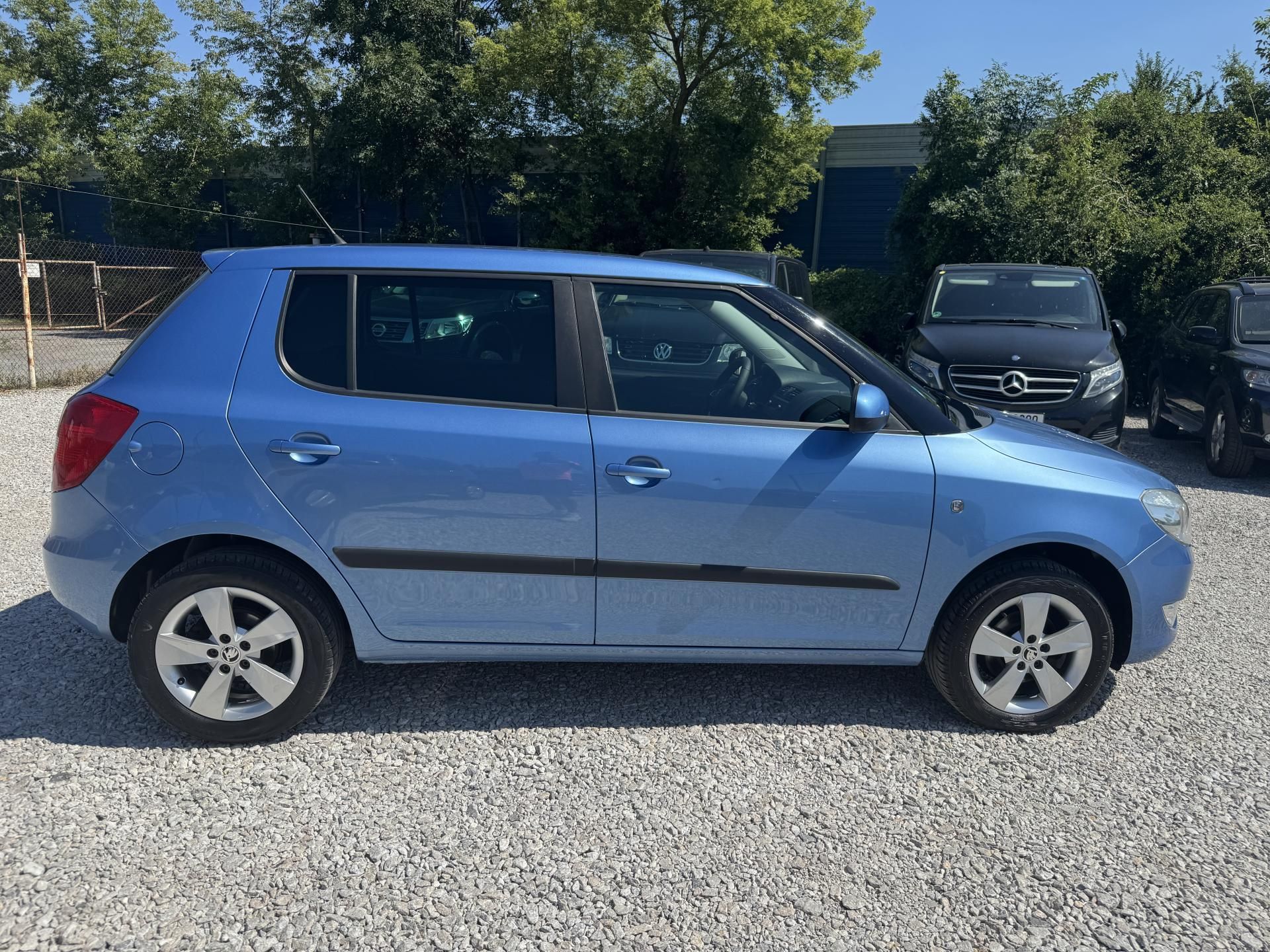 Škoda Fabia, 1.4-16V(63KW)SERVISKA,PĚKNÉ - fotka 4