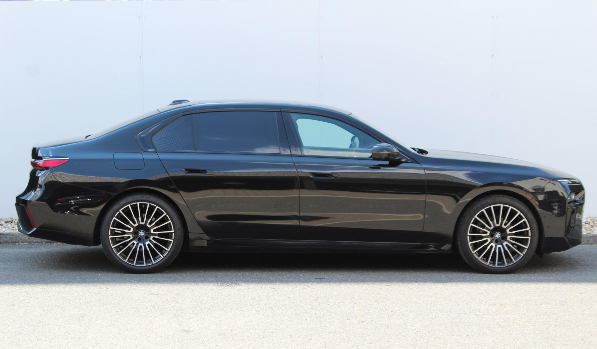 BMW Řada 7, 740d xDrive, 220kW, CZ - fotka 3