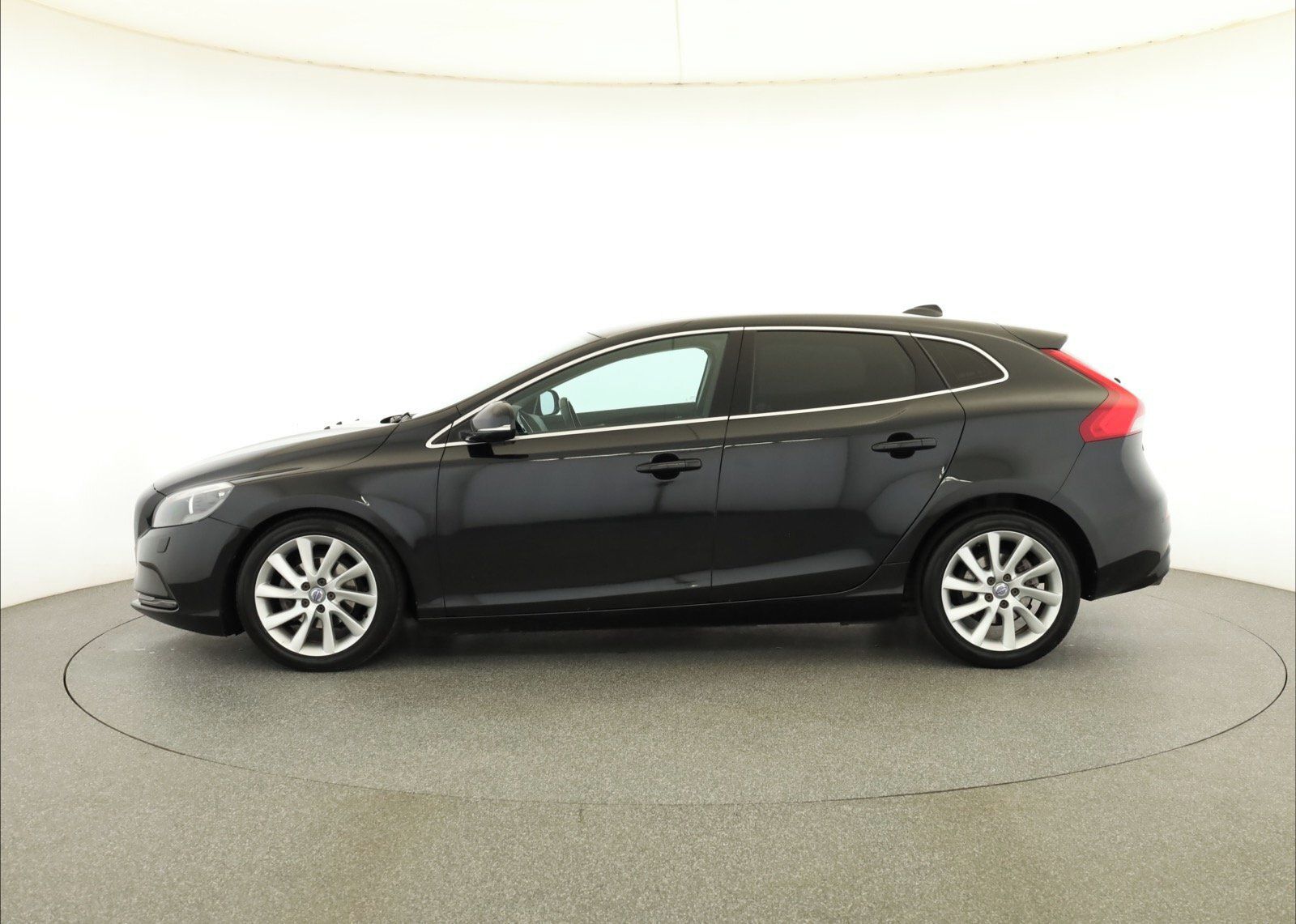 Volvo V40, 1.6 D2, Serv.kniha, Navi - fotka 3