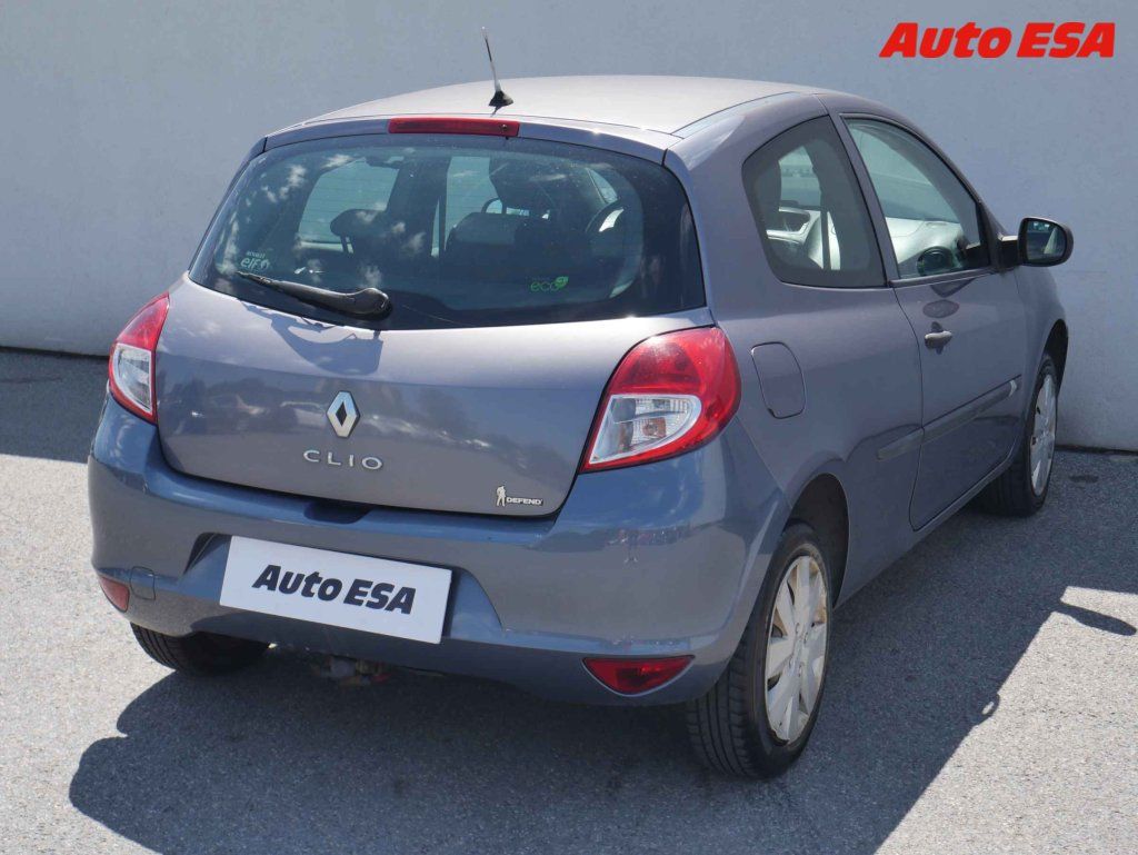Renault Clio, 1.2 i,1.maj,ČR - fotka 4