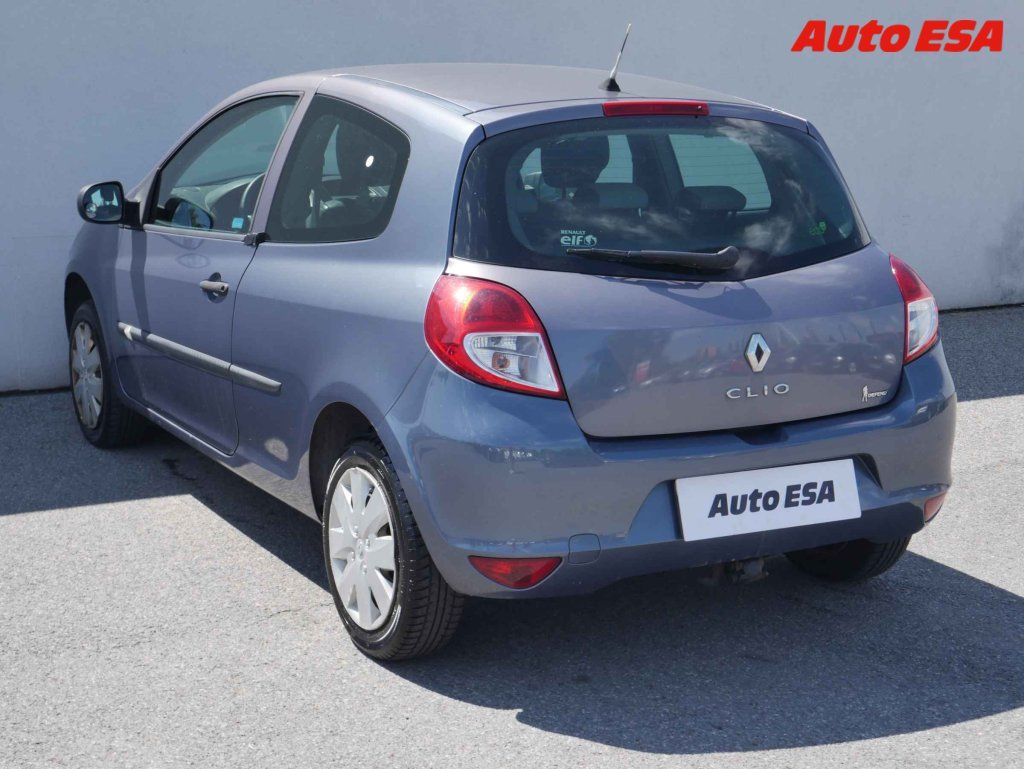 Renault Clio, 1.2 i,1.maj,ČR - fotka 6