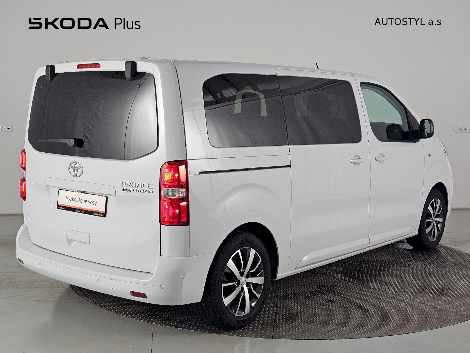 Toyota Proace Verso, 2.0D 106kW FAMILY WEBASTO 8S - fotka 2