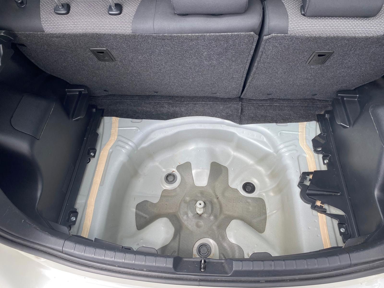 Toyota Yaris, Hybrid 1.5 - fotka 5