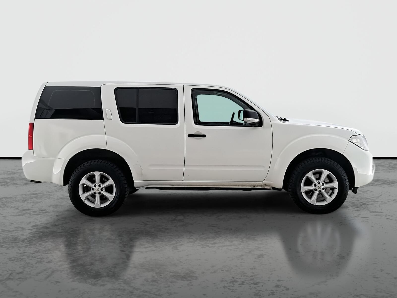 Nissan Pathfinder, 2.5 dCi, 4X4, 7 míst - fotka 6