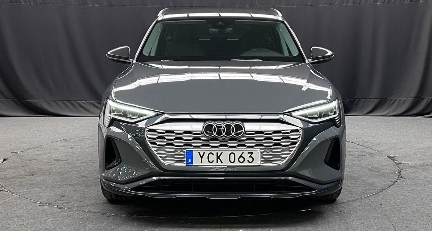 Audi Q8 e-tron, SB 50 Q Kam Tažné 4 zóny LED - fotka 2