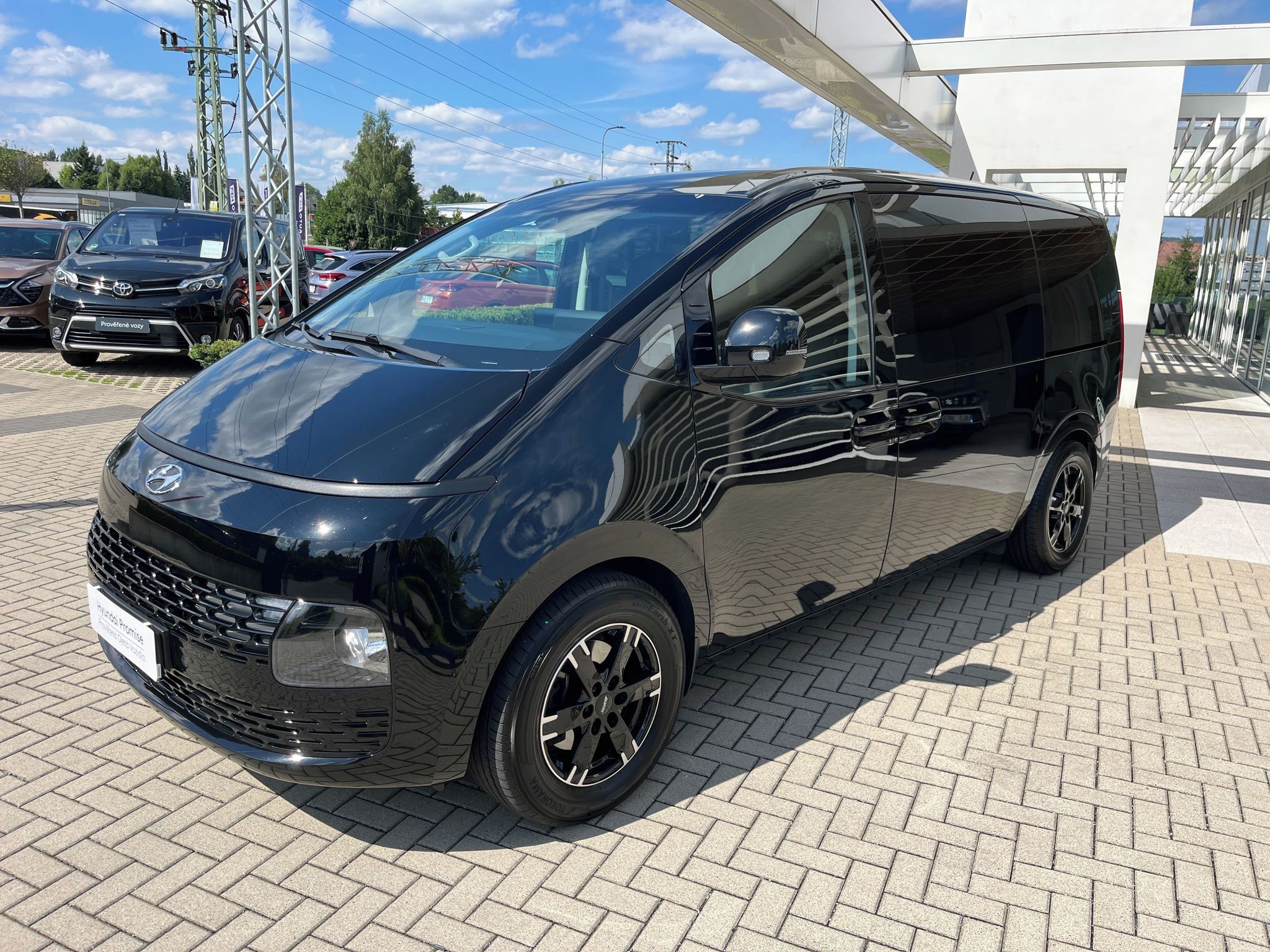Hyundai Staria, 2.2 CRDi 130kW Comfort 9 míst - fotka 2