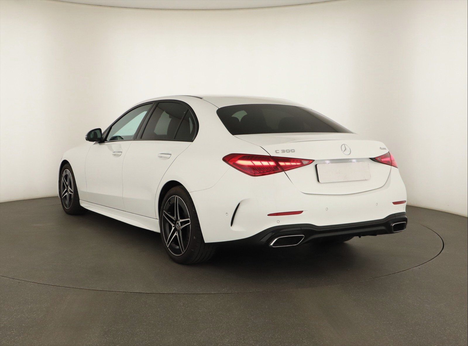 Mercedes-Benz Třídy C, 300 4MATIC, AMG Paket - fotka 3