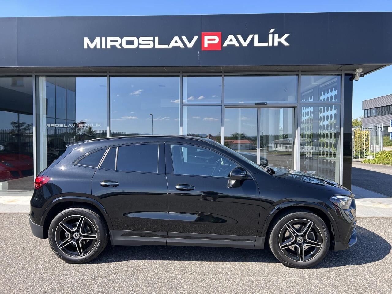 Mercedes-Benz GLA, 200d 4MATIC AMG Style Edition - fotka 4