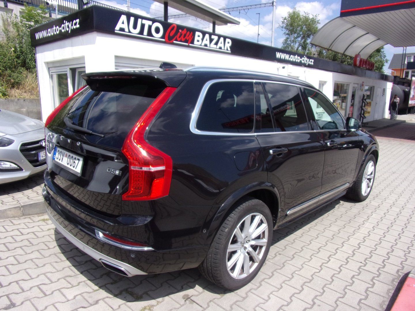 Volvo XC90, 2,0D 165kW D5 AWD - fotka 5