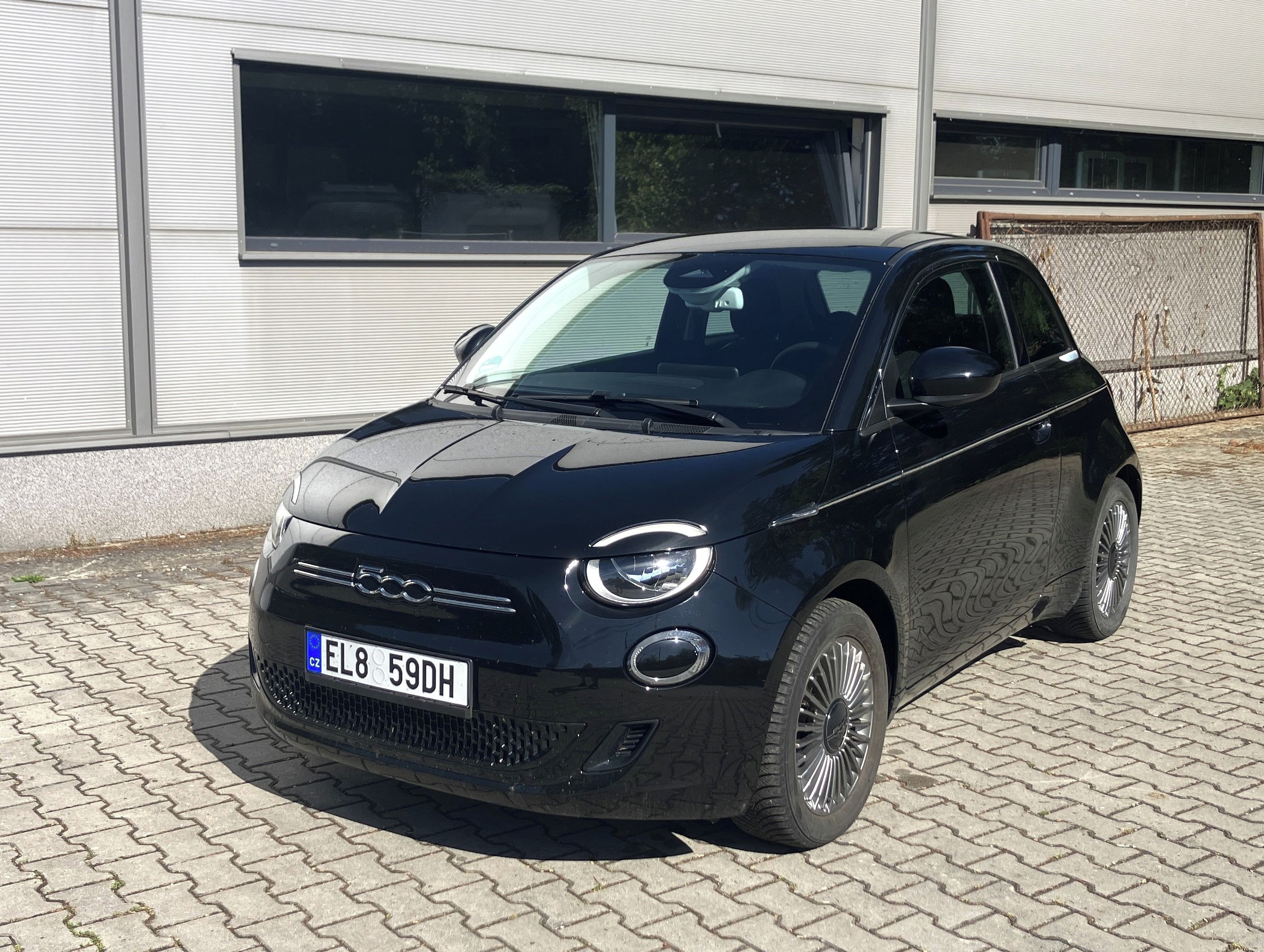 Fiat 500E, 42 kWh - fotka 3