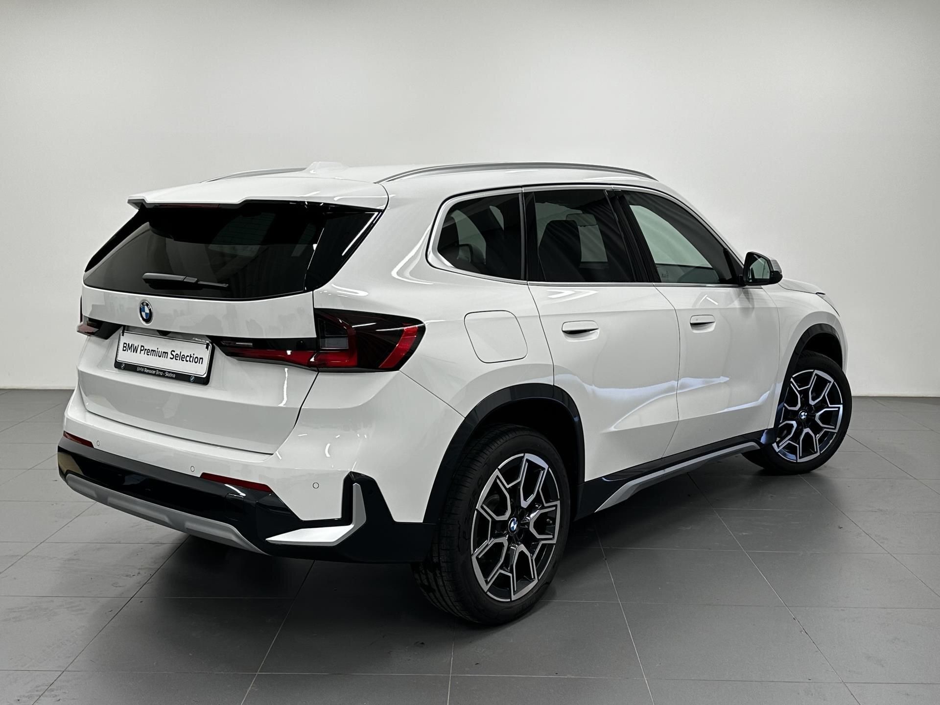 BMW X1, xDrive 30e - fotka 2
