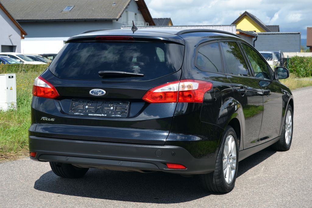 Ford Focus, III 1.6i 16V Trend+ kombi - fotka 4