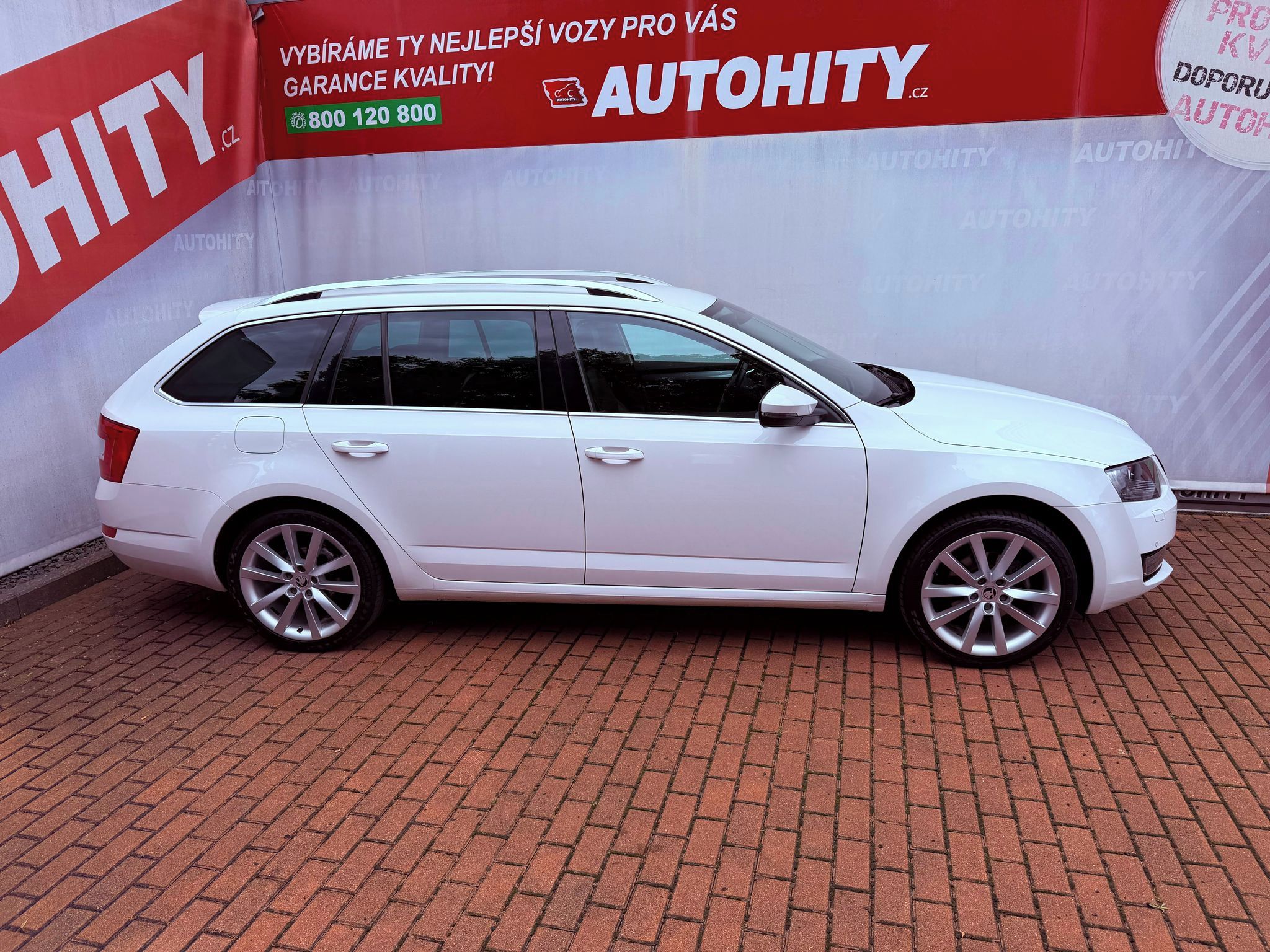 Škoda Octavia, 1.4 TSi Elegance, Serviska - fotka 5