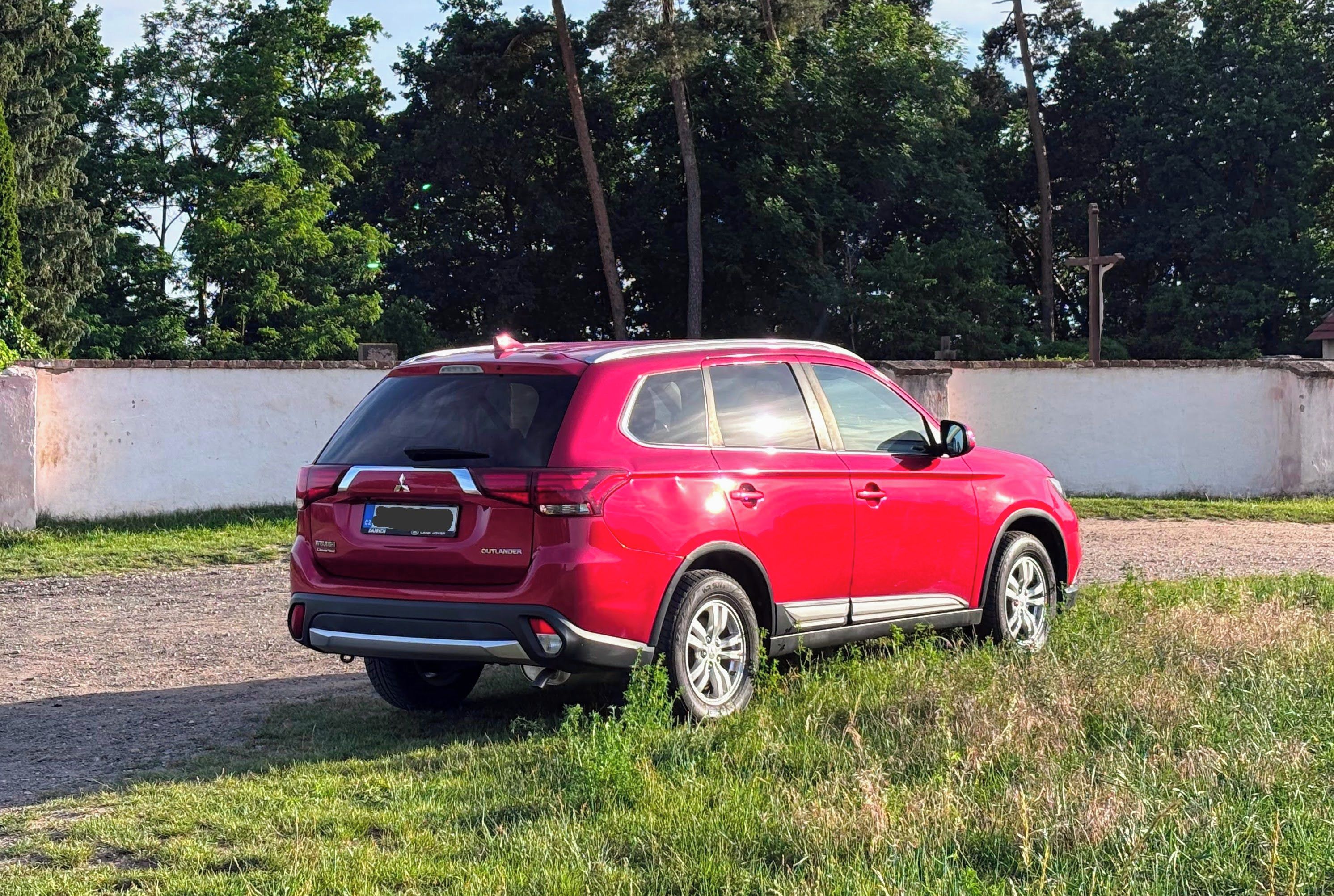 Mitsubishi Outlander, 2,0 | 4x4 | 2018 | 118tkm - fotka 4