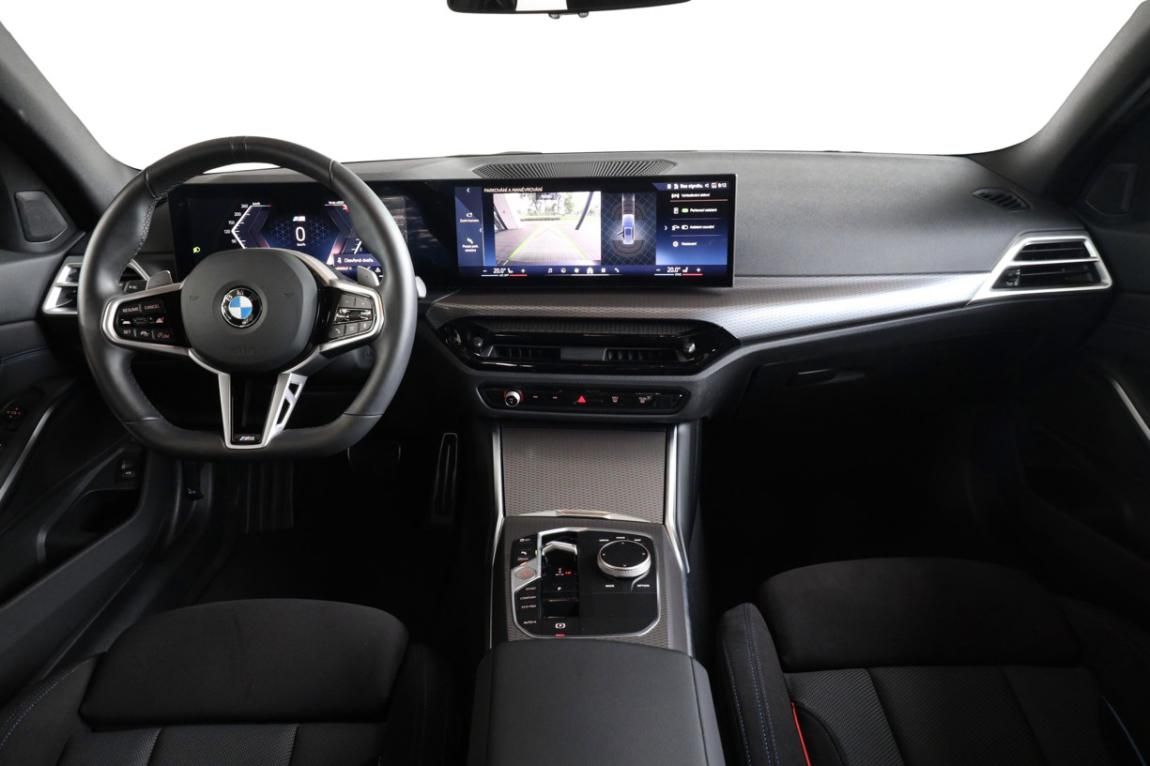 BMW Řada 3, 330i xDrive Touring - fotka 5
