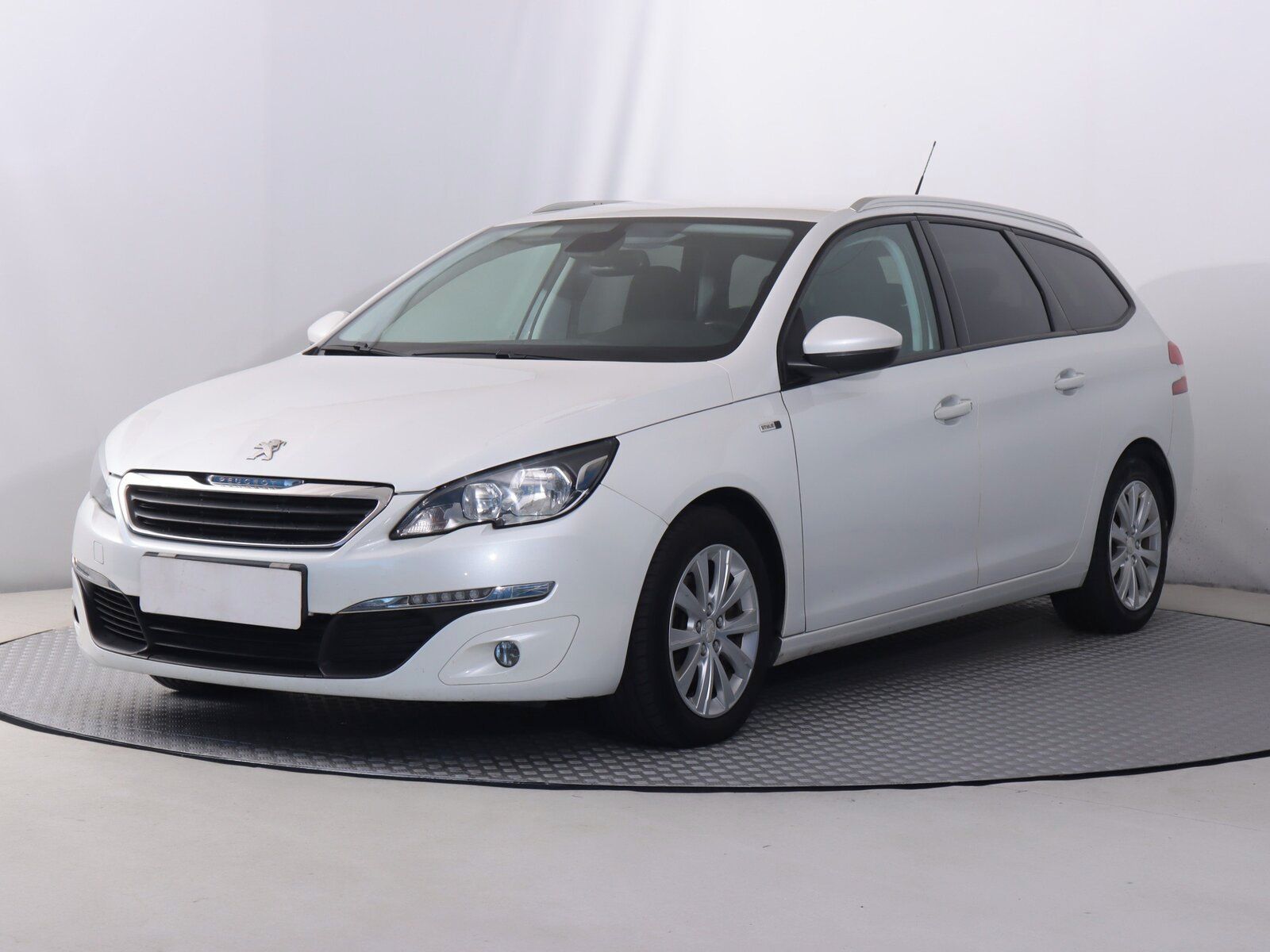 Peugeot 308, 1.6 BlueHDi, Style, Serv.kniha - fotka 2