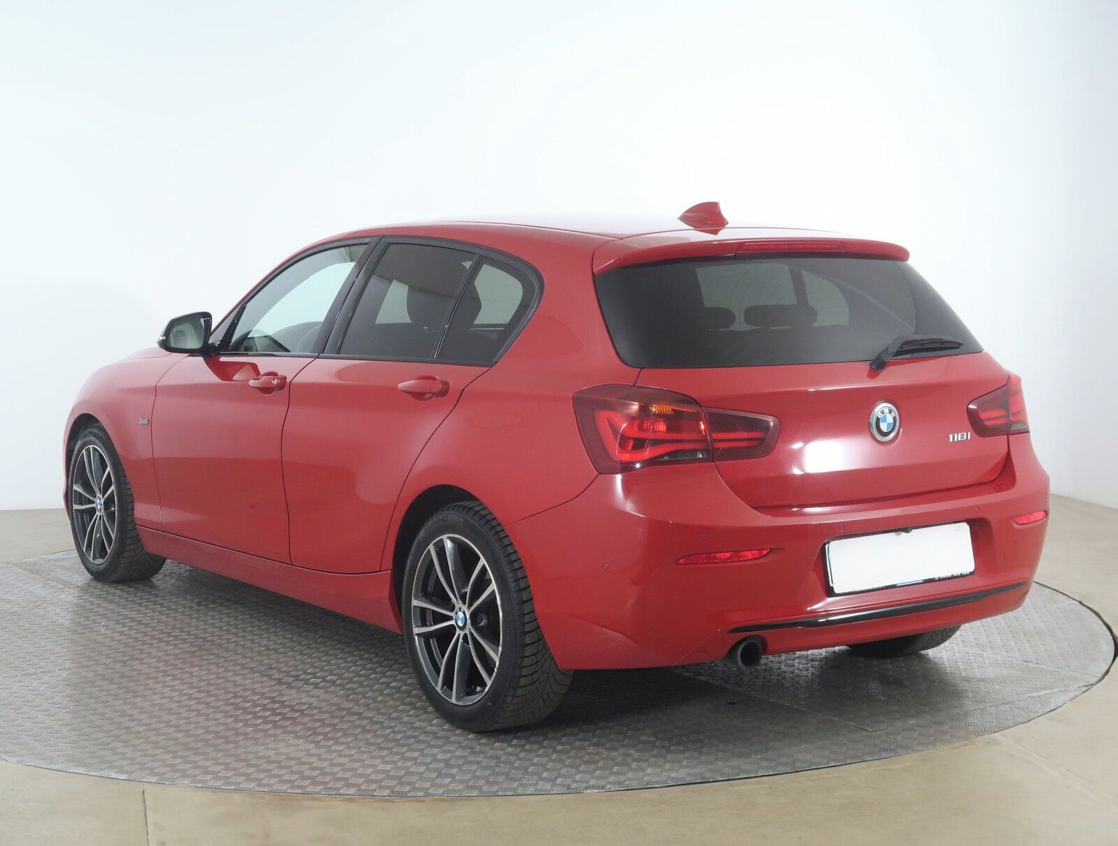 BMW Řada 1, 118i, Sport Line, Automat - fotka 4