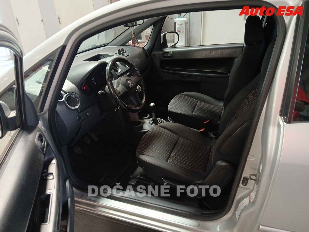 Mitsubishi Colt, 1.3 - fotka 3