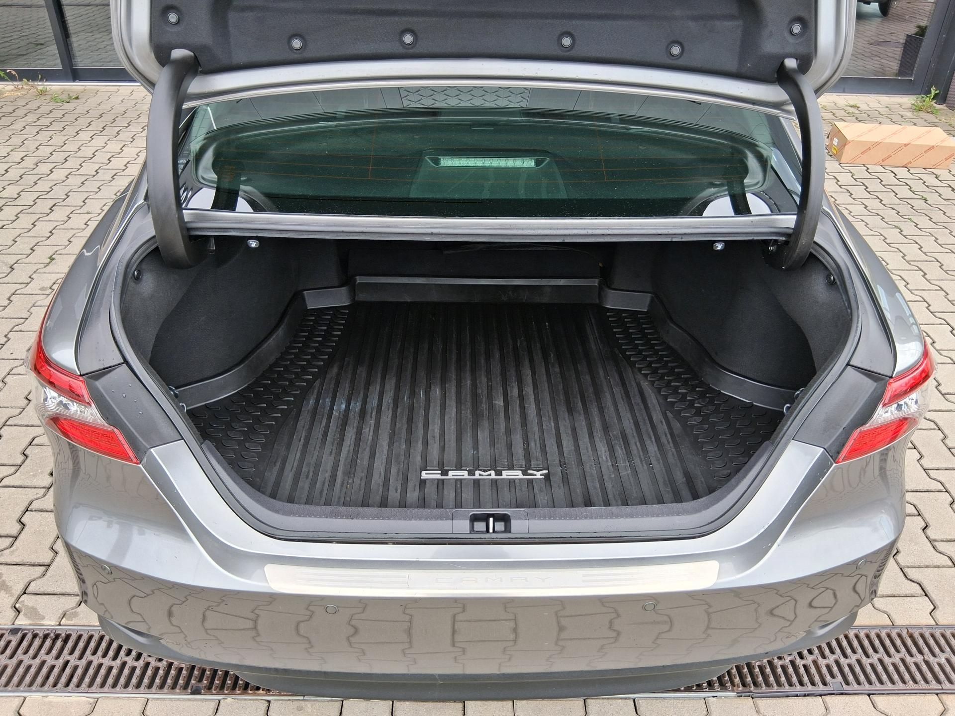 Toyota Camry, EXECUTIVE 2.5 Hyb. 160kW - fotka 6