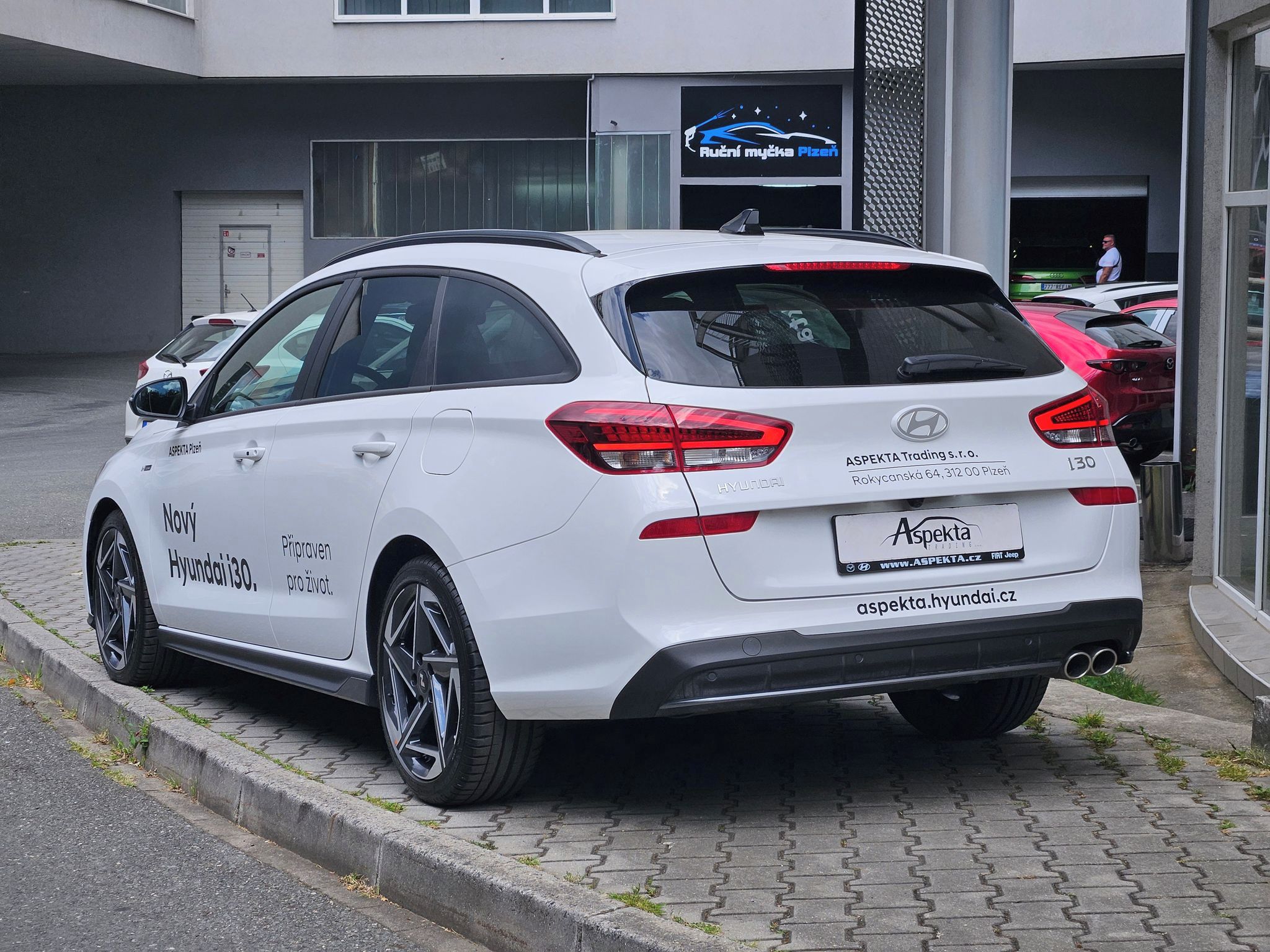 Hyundai i30, 1,6 T-GDi 110kW, N-Line, 1.maj - fotka 3