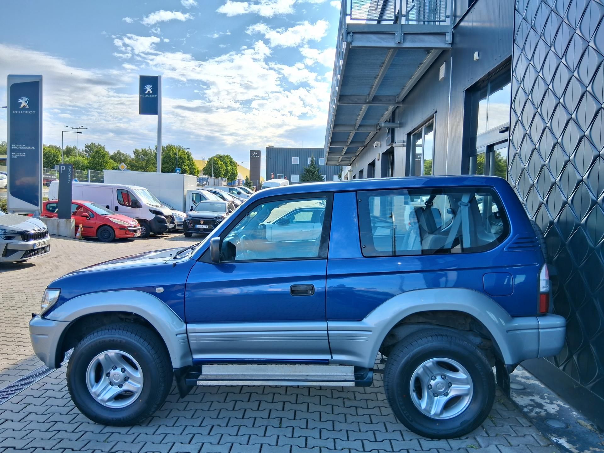 Toyota Land Cruiser, 3.0 TD GX 4x4 92 kW - fotka 4