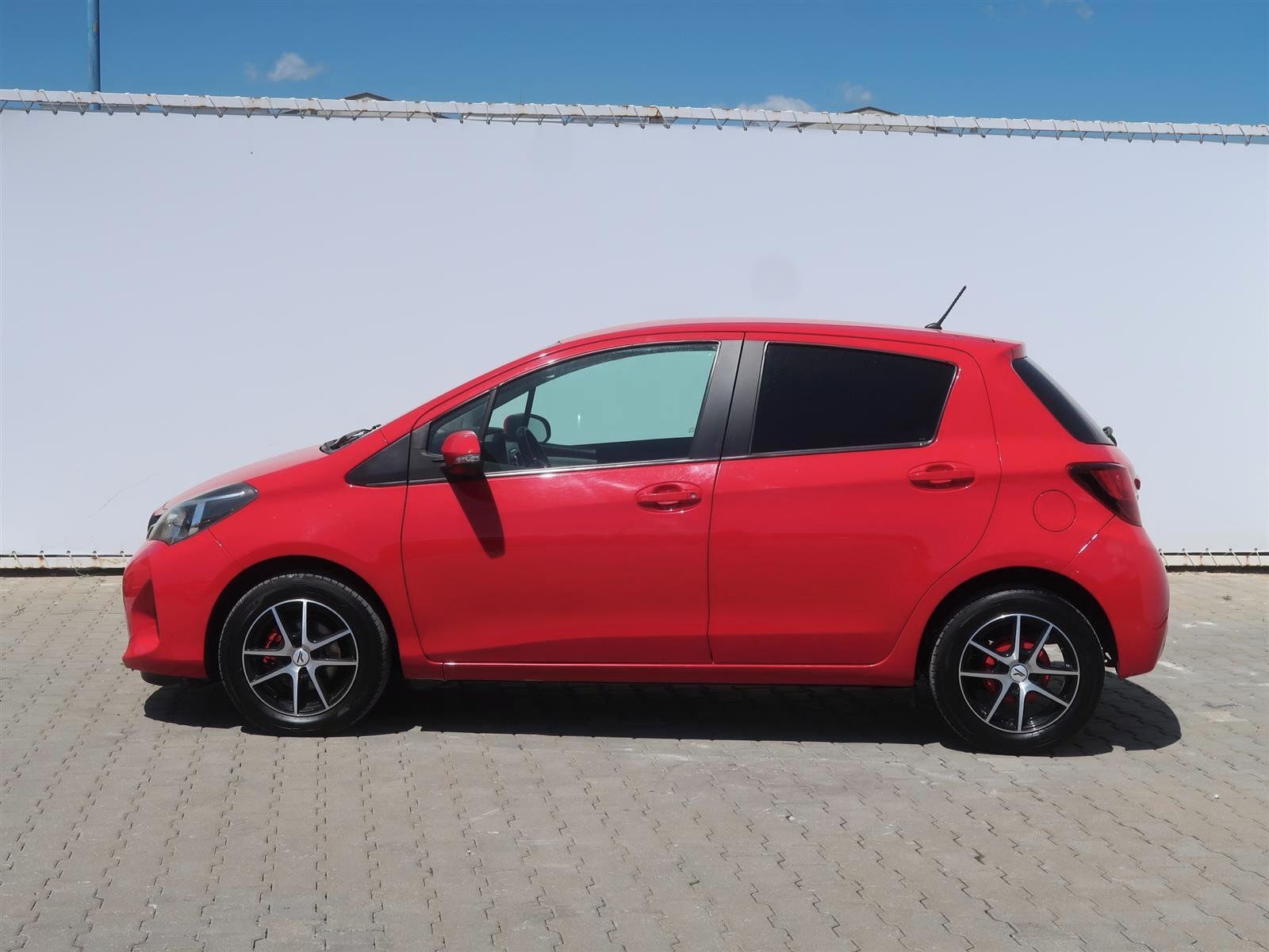 Toyota Yaris, 1.33 Dual VVT-i, Serv.kniha - fotka 3