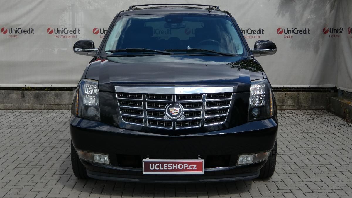 Cadillac Escalade, 6,2 V8 301kW - fotka 2