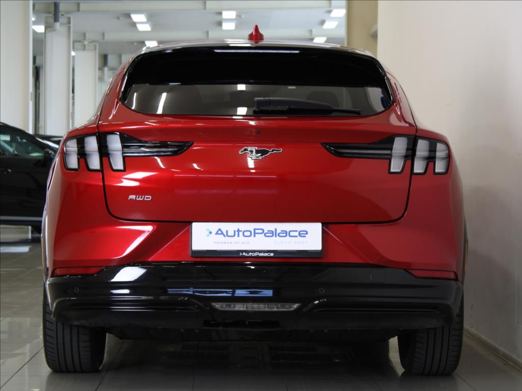 Ford Mustang Mach-E, 98kWh Premium 273kW 1.maj. - fotka 4