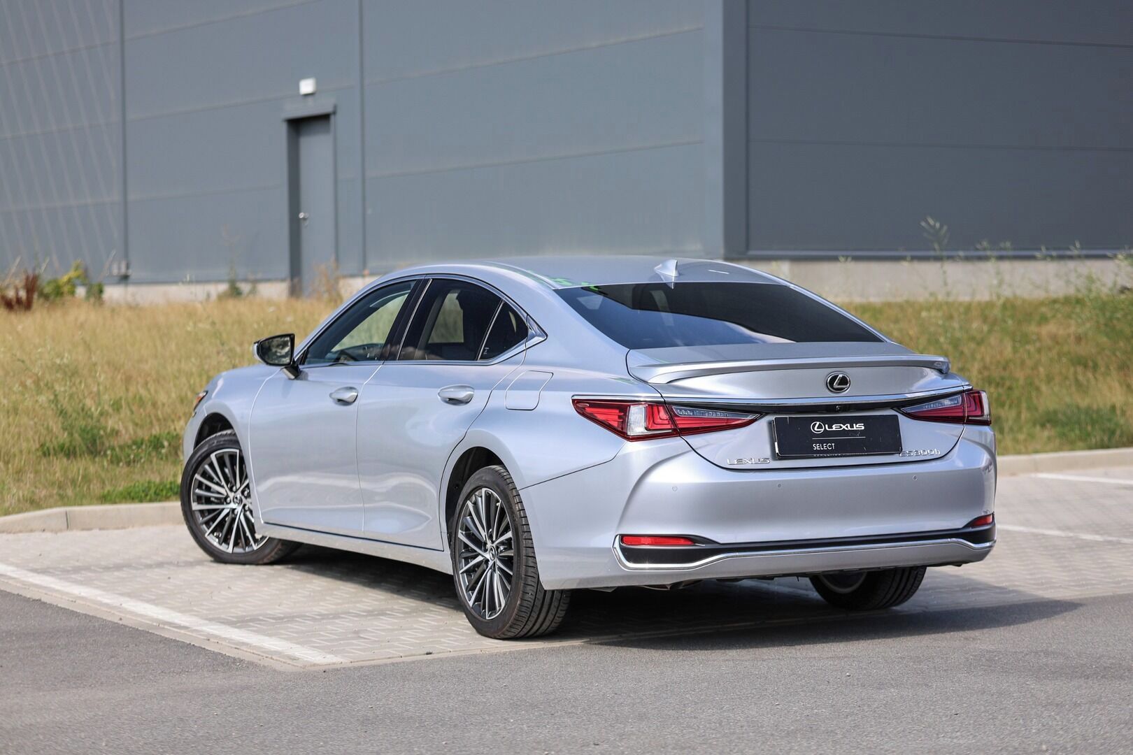 Lexus ES 300h, 300H 2,5 HEV BUSINESS EDITION - fotka 5