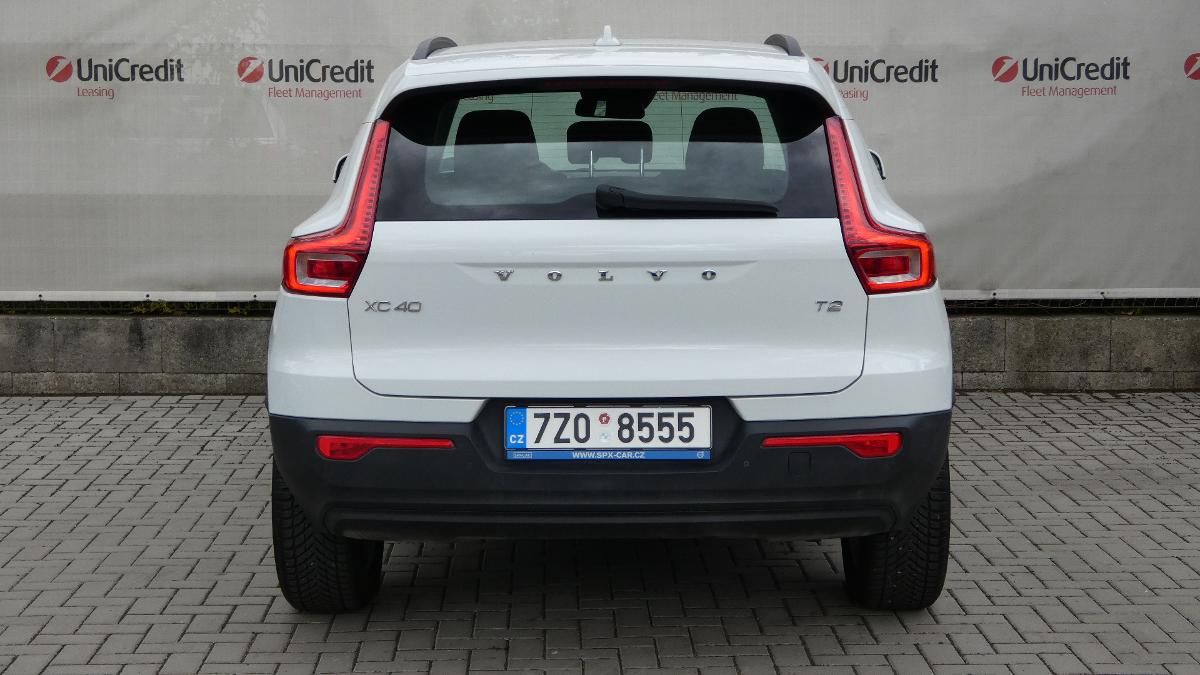Volvo XC40, T2 FWD Momentum Core - fotka 4