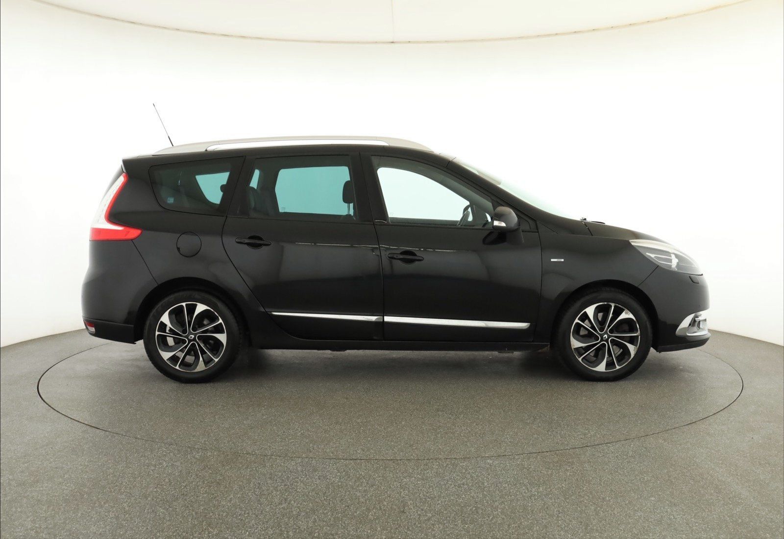 Renault Grand Scénic, 2.0 dCi, Bose, Automat, 7 míst - fotka 6