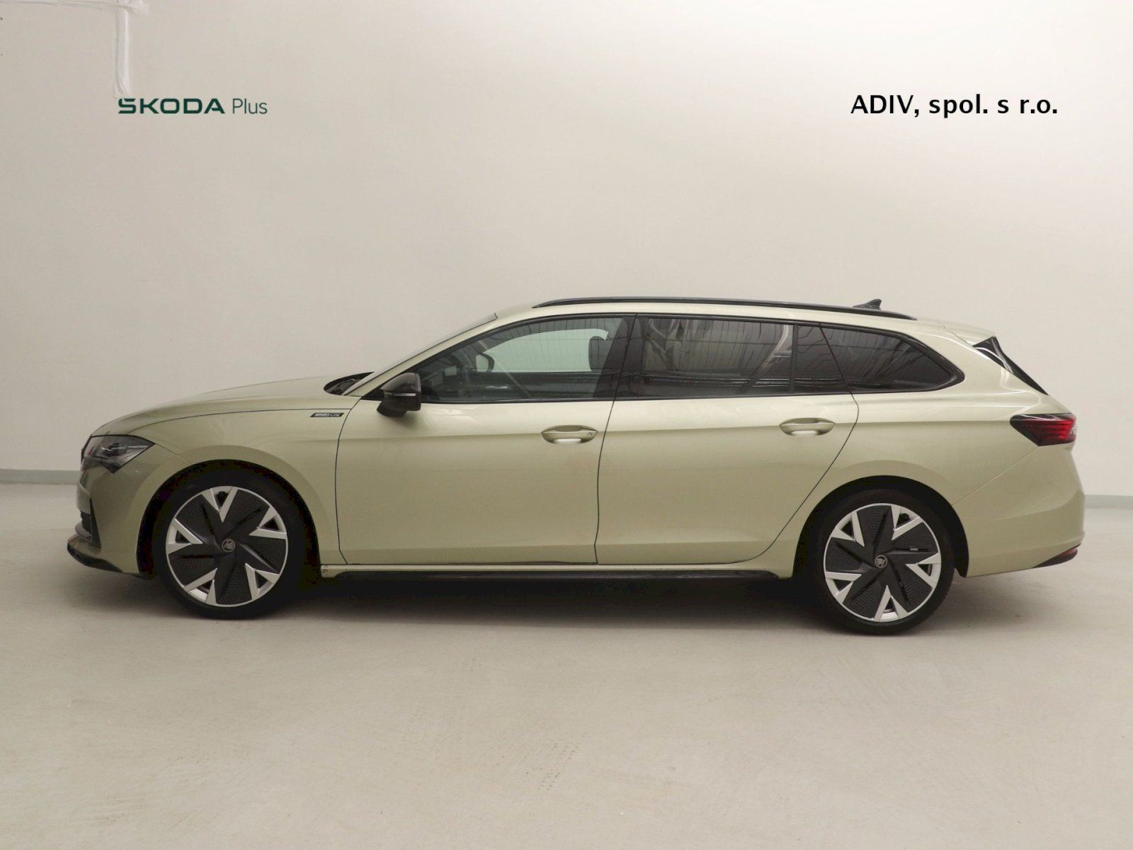 Škoda Superb, Combi DSG 2.0 TDI 110 kW Sport - fotka 3