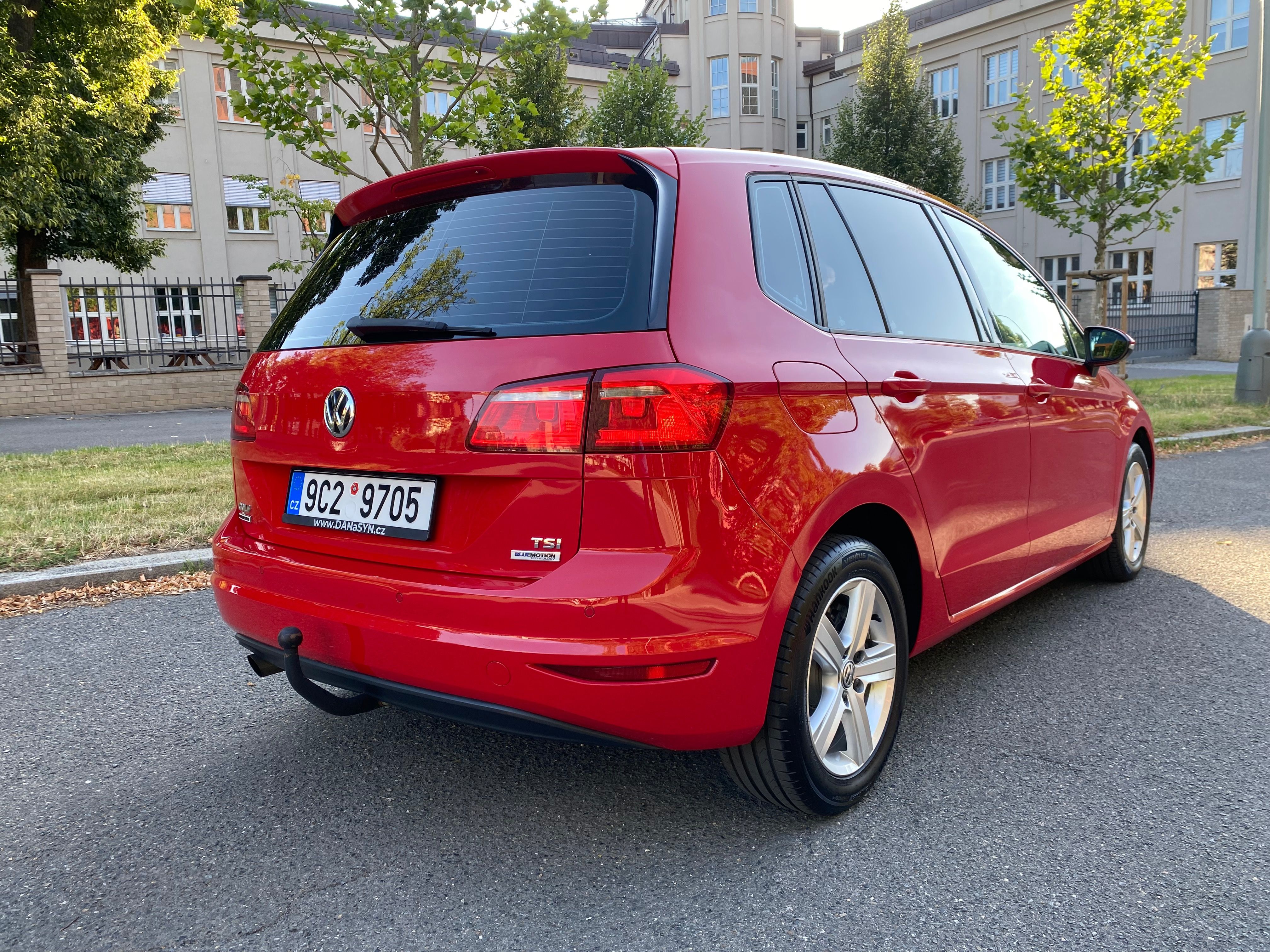 Volkswagen Golf Sportsvan, 1.2TSI automat tažné 75 400 km - fotka 2